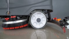 洗地機(jī)吸水扒無(wú)法下降？怎么調(diào)整